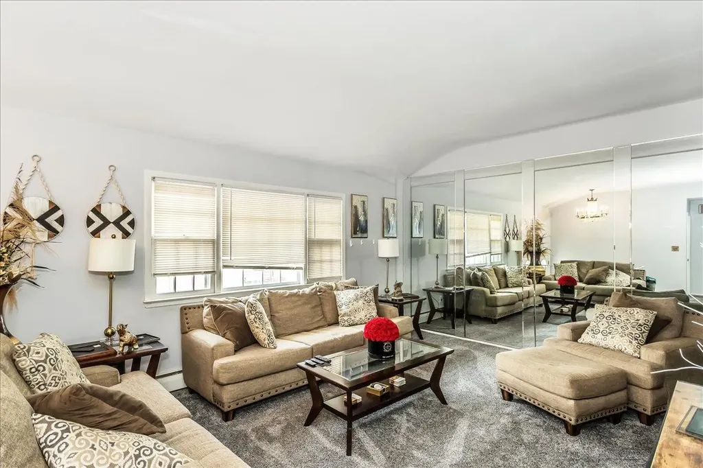 274 Central Park Road Plainview NY 11803