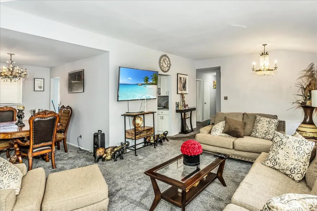 274 Central Park Road Plainview NY 11803