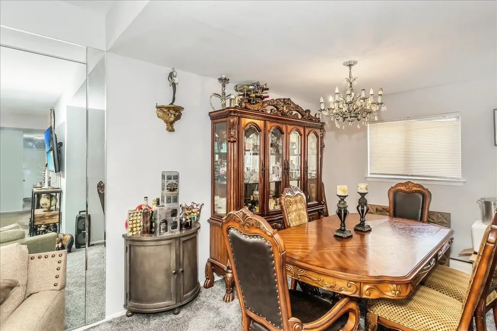 274 Central Park Road Plainview NY 11803