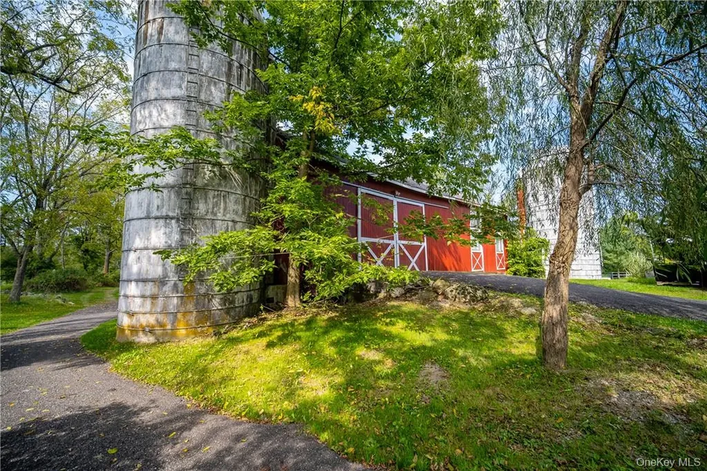 88 Prices Switch Road Warwick NY 10990