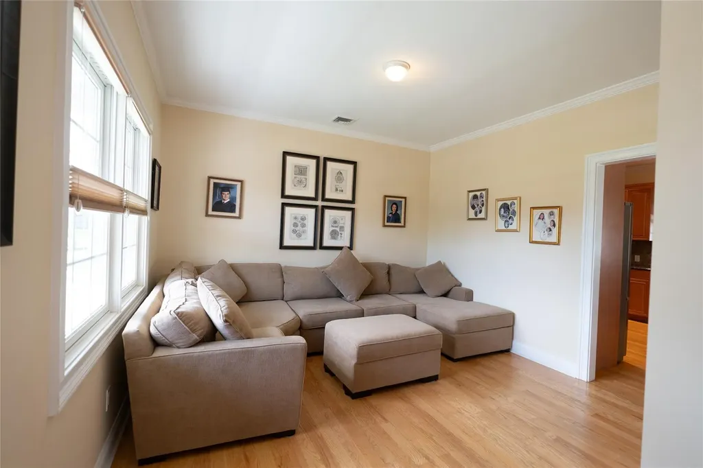 14 Gordon Avenue Plainview NY 11803