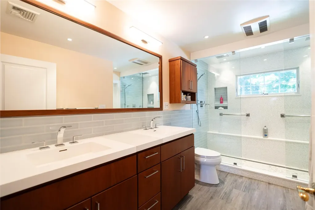 14 Gordon Avenue Plainview NY 11803