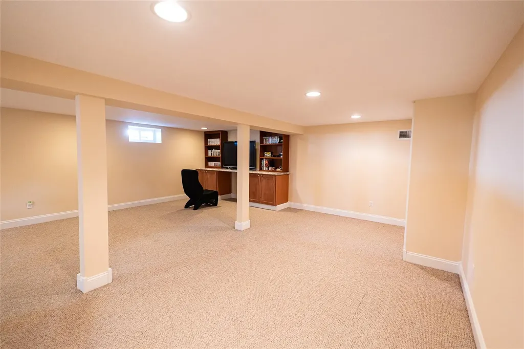 14 Gordon Avenue Plainview NY 11803