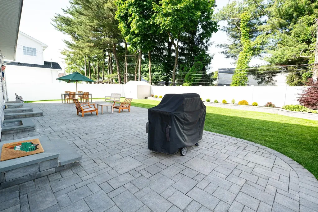 14 Gordon Avenue Plainview NY 11803