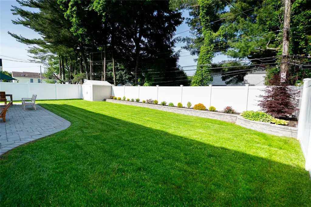 14 Gordon Avenue Plainview NY 11803