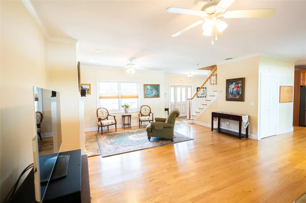 14 Gordon Avenue Plainview NY 11803