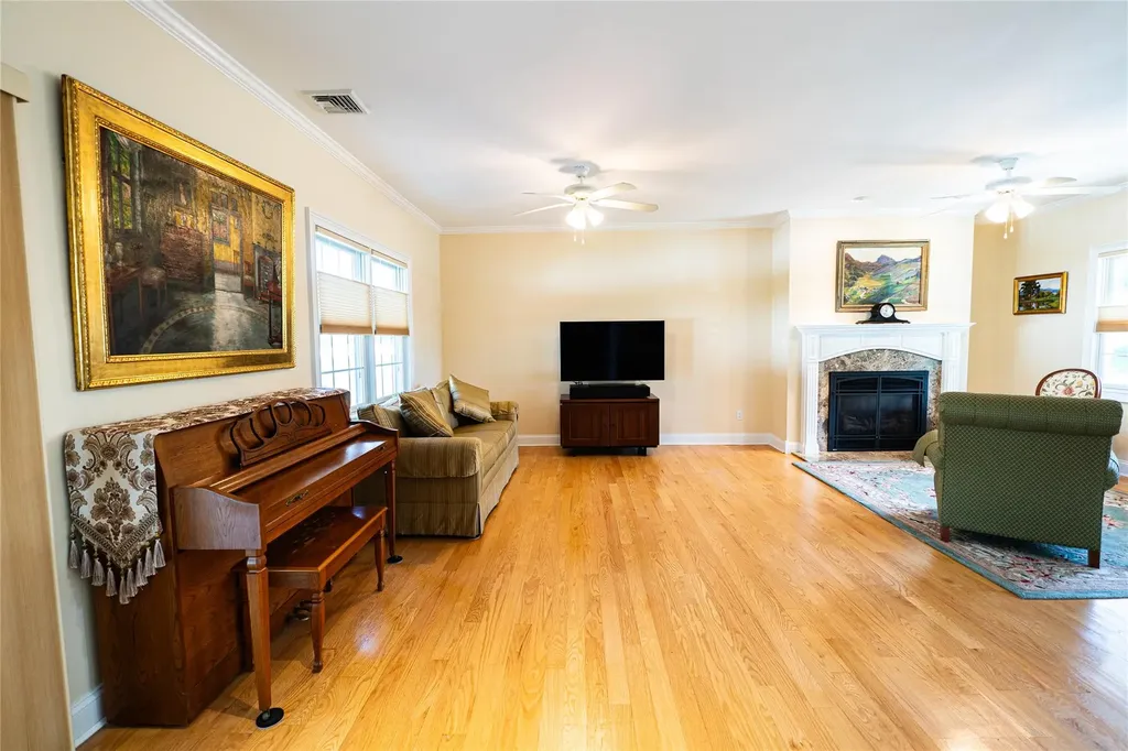14 Gordon Avenue Plainview NY 11803