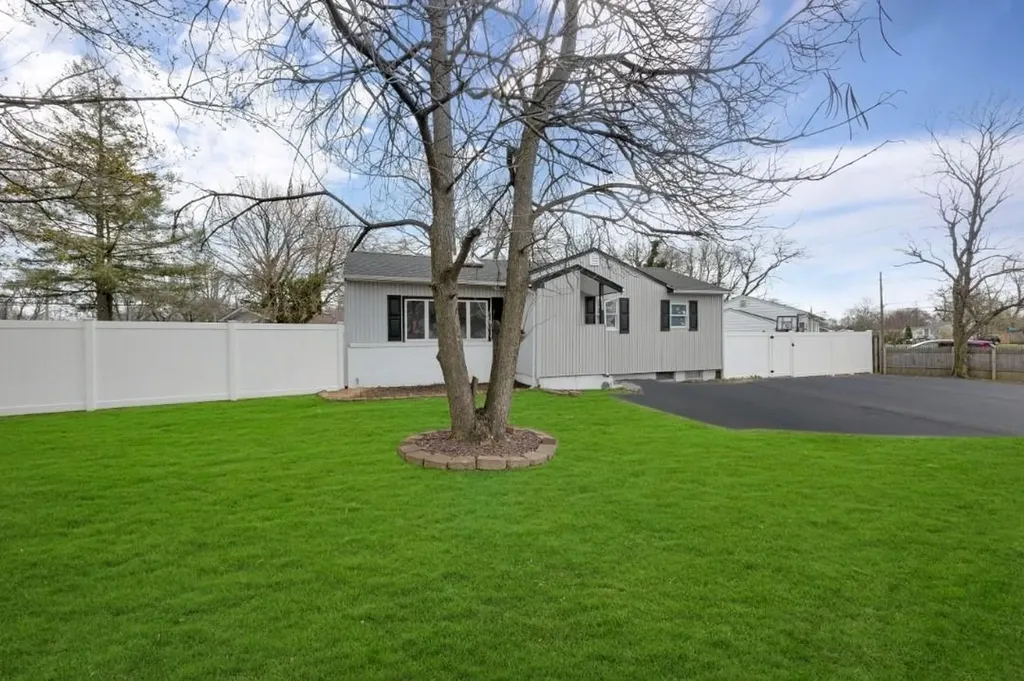 113 Applegate Drive Central Islip NY 11722