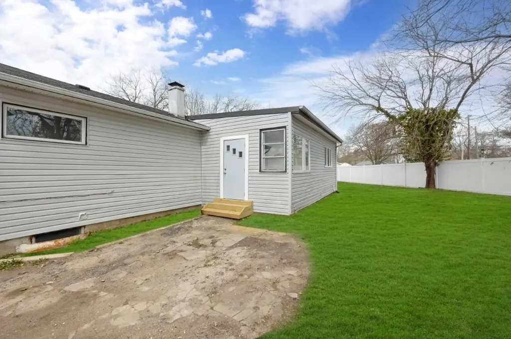 113 Applegate Drive Central Islip NY 11722