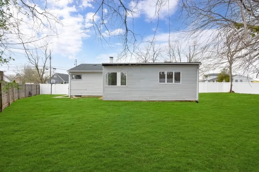 113 Applegate Drive Central Islip NY 11722