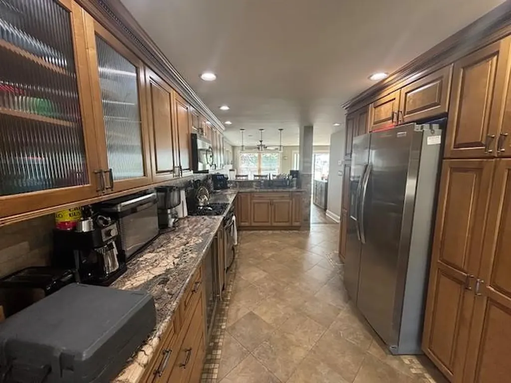 371 White Road Mineola NY 11501