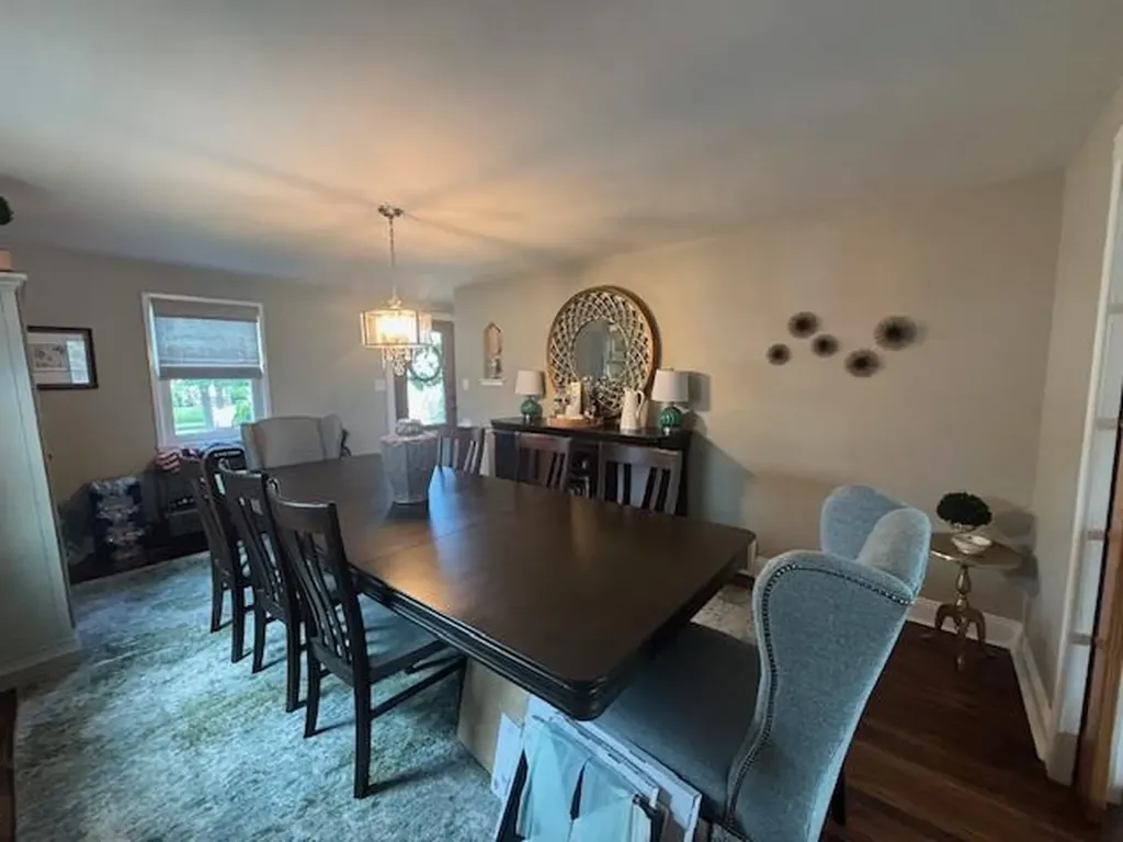 371 White Road Mineola NY 11501