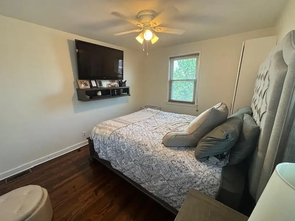 371 White Road Mineola NY 11501