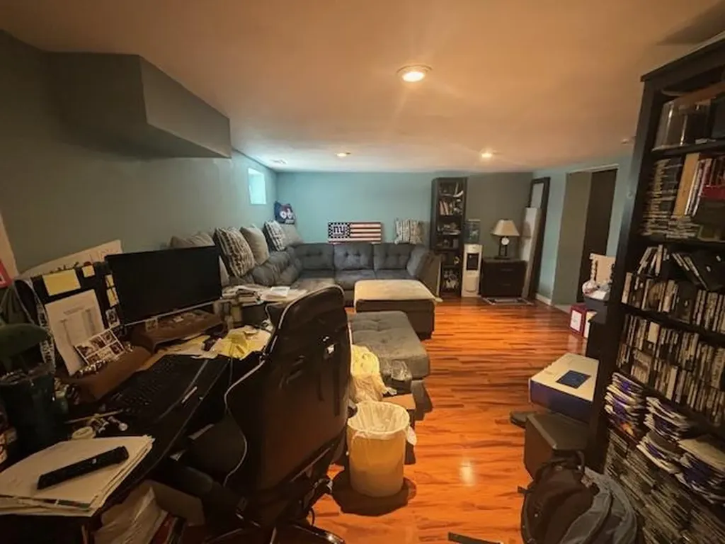 371 White Road Mineola NY 11501