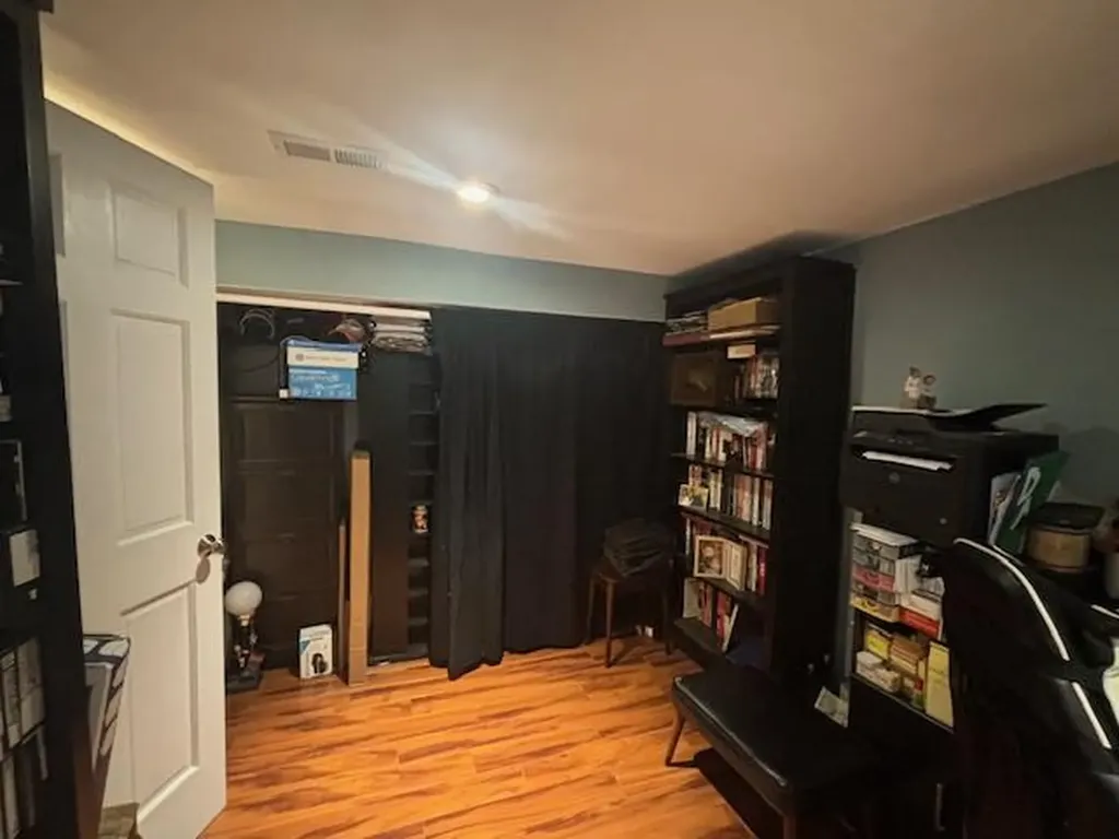 371 White Road Mineola NY 11501