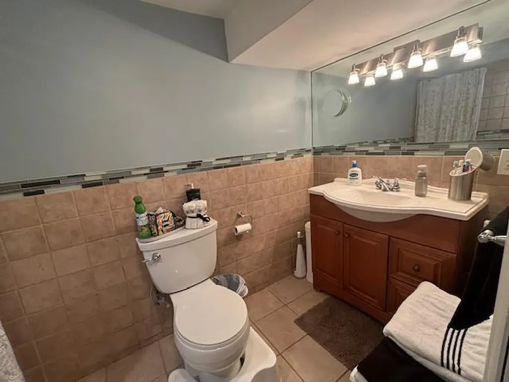 371 White Road Mineola NY 11501