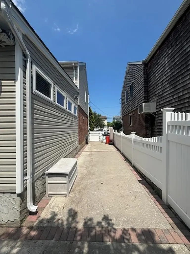 371 White Road Mineola NY 11501