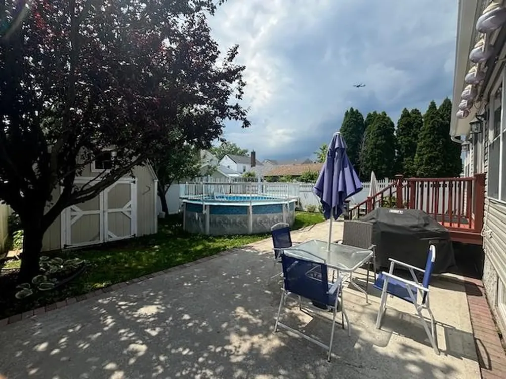 371 White Road Mineola NY 11501
