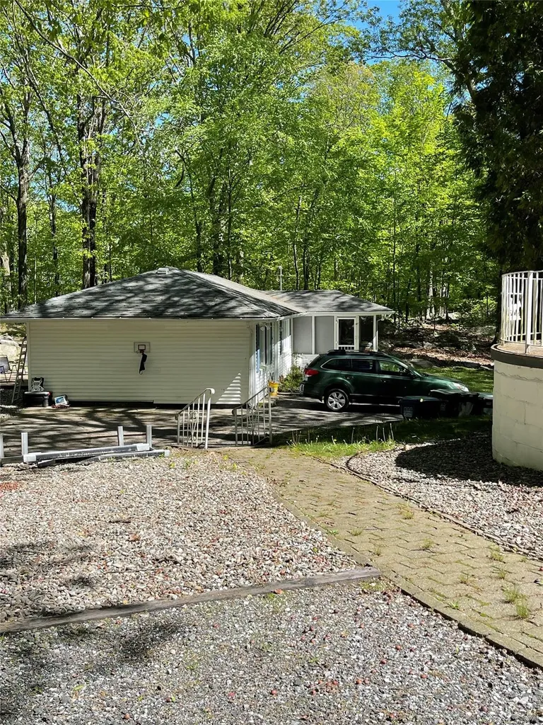 54-58 De Liso Lane Mahopac NY 10541