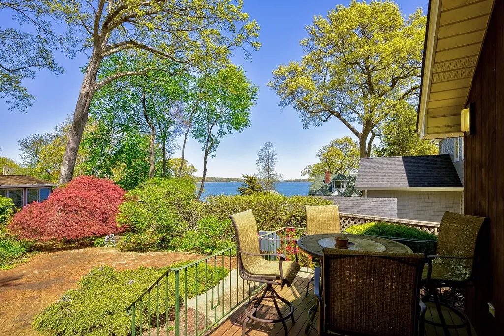 5 Bayview Drive Huntington NY 11743