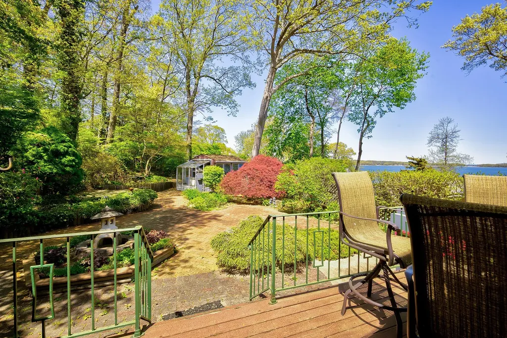 5 Bayview Drive Huntington NY 11743