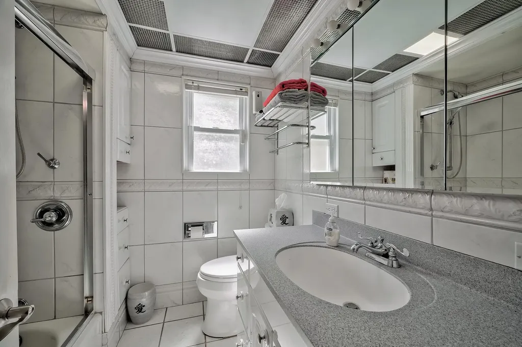 5 Bayview Drive Huntington NY 11743