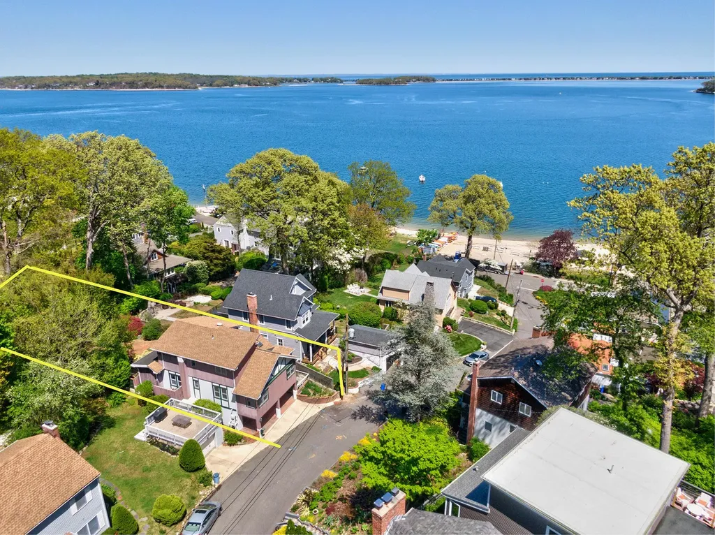 5 Bayview Drive Huntington NY 11743