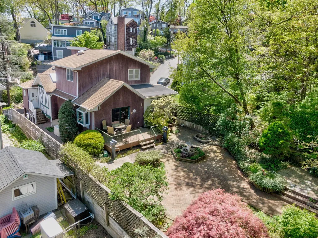 5 Bayview Drive Huntington NY 11743