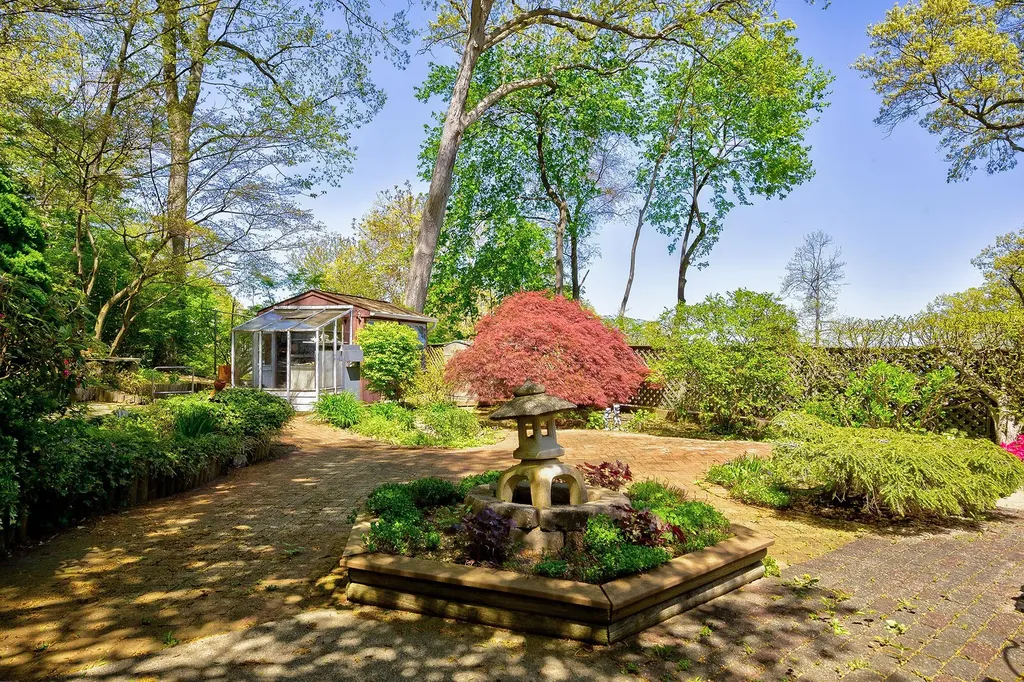 5 Bayview Drive Huntington NY 11743