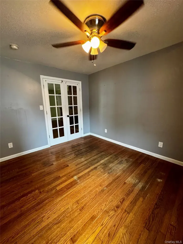94 Hardy Lane Westbury NY 11590