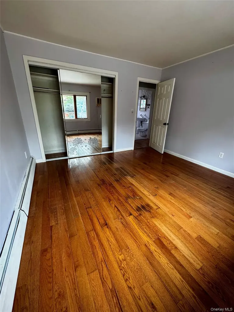 94 Hardy Lane Westbury NY 11590