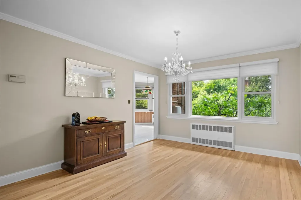 613 Gary Place Westbury NY 11590