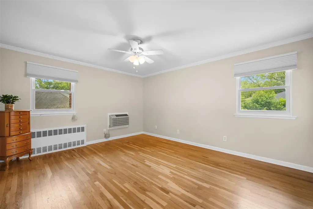 613 Gary Place Westbury NY 11590