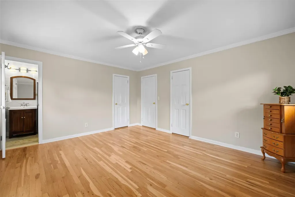 613 Gary Place Westbury NY 11590