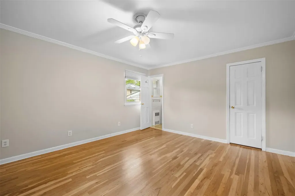 613 Gary Place Westbury NY 11590
