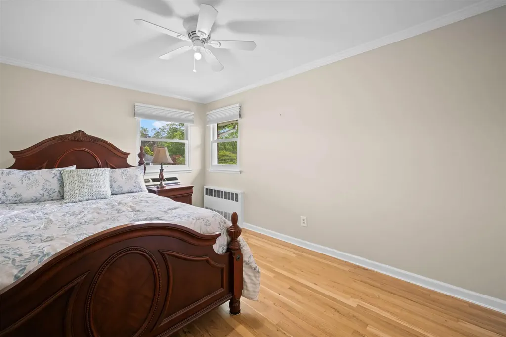 613 Gary Place Westbury NY 11590