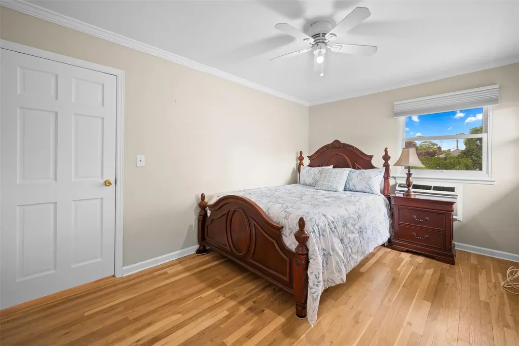 613 Gary Place Westbury NY 11590