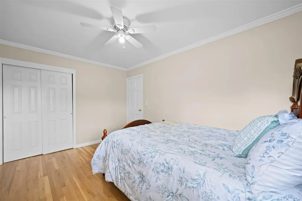 613 Gary Place Westbury NY 11590