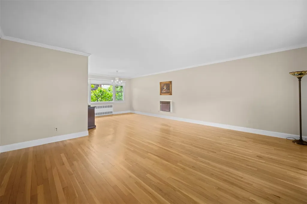 613 Gary Place Westbury NY 11590