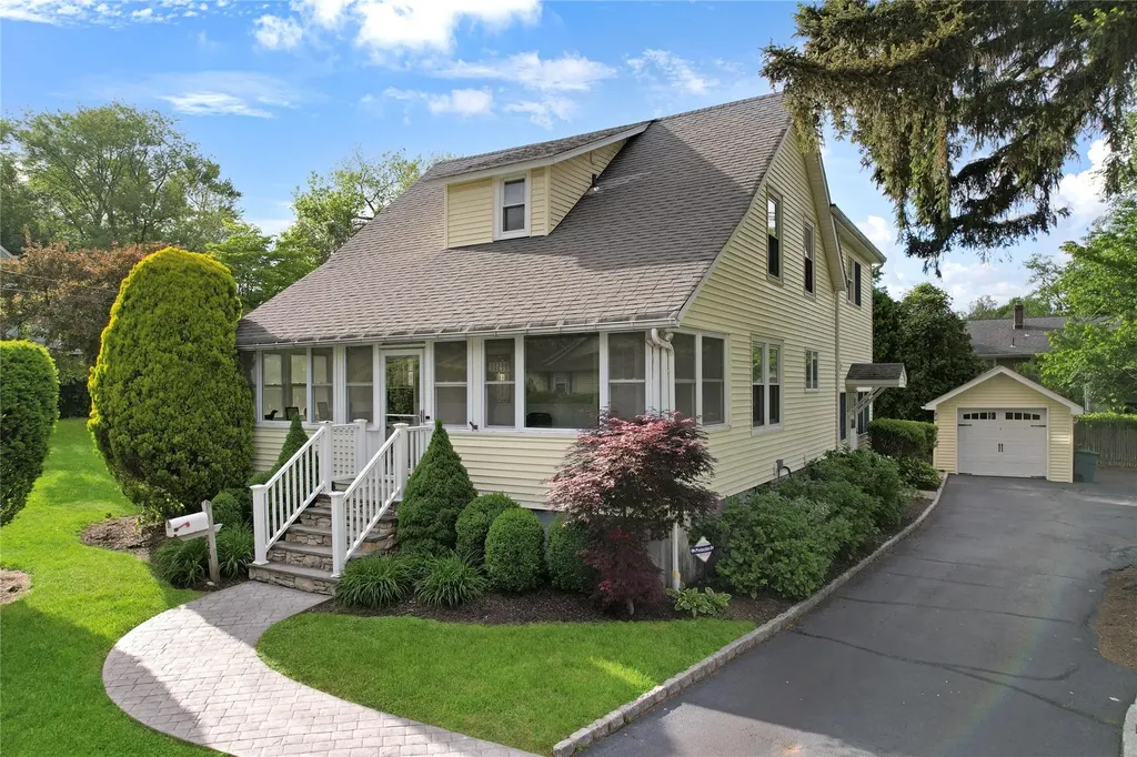 26 Van Nostrand Place Nanuet NY 10954