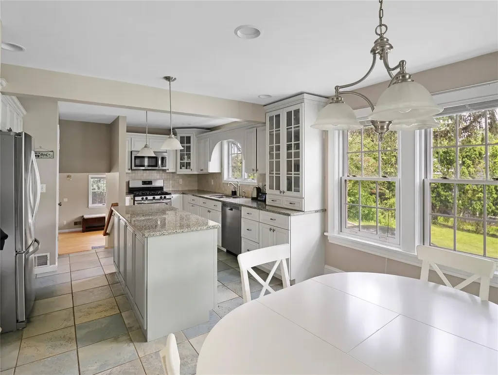 26 Van Nostrand Place Nanuet NY 10954