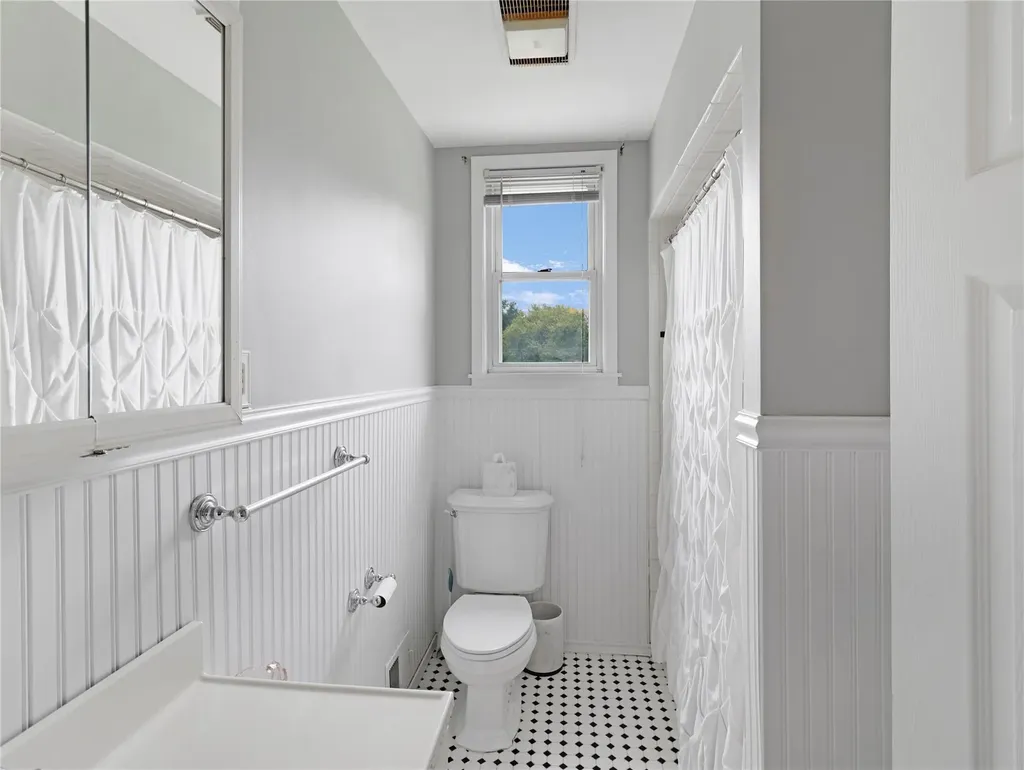 26 Van Nostrand Place Nanuet NY 10954