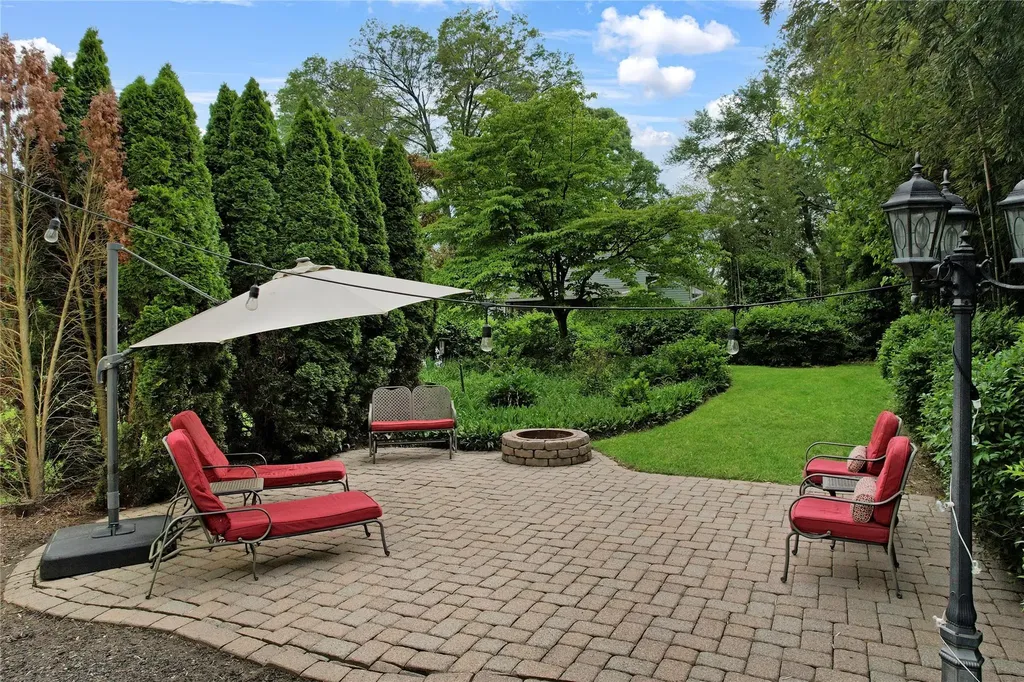 26 Van Nostrand Place Nanuet NY 10954