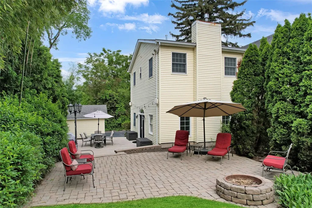 26 Van Nostrand Place Nanuet NY 10954