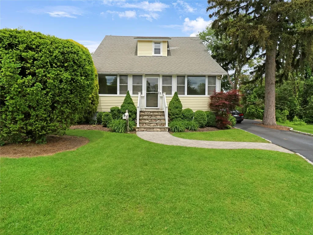 26 Van Nostrand Place Nanuet NY 10954