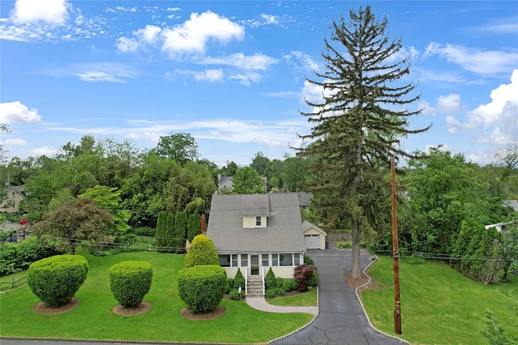 26 Van Nostrand Place Nanuet NY 10954