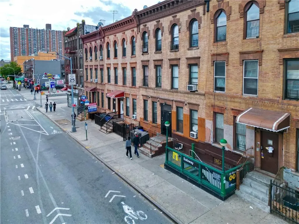 202 61st Street Brooklyn NY 11220