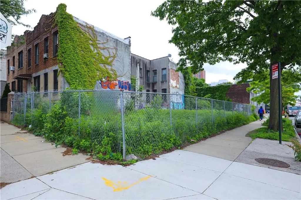 202 61st Street Brooklyn NY 11220