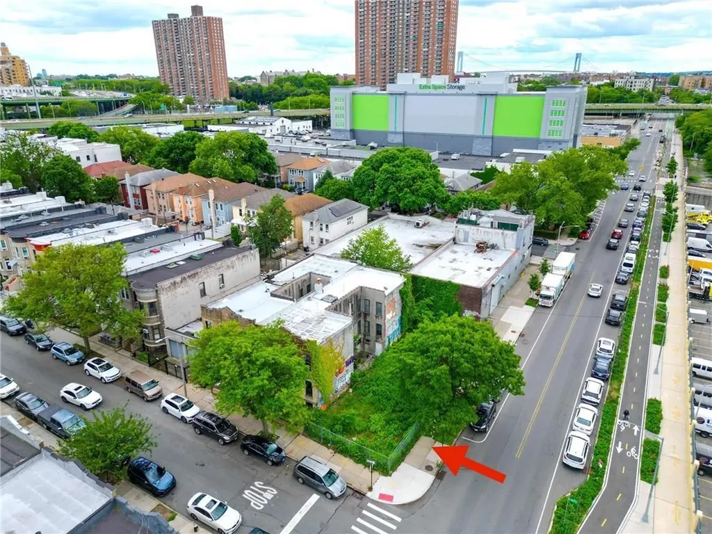 202 61st Street Brooklyn NY 11220