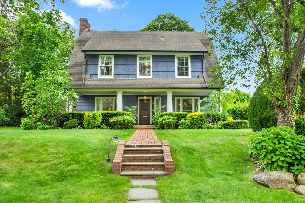 7 Middle Drive Manhasset NY 11030